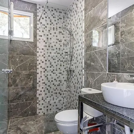 Luxury 3 - Goro, Pool, Parking And * Himarë