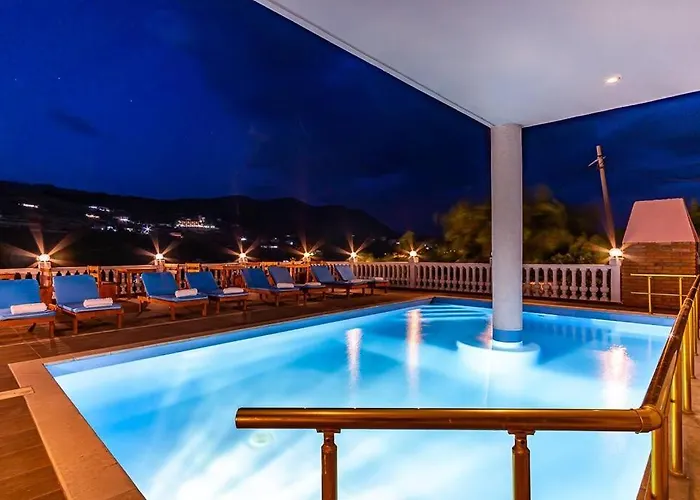 Luxury 3 - Goro, Pool, Parking And *